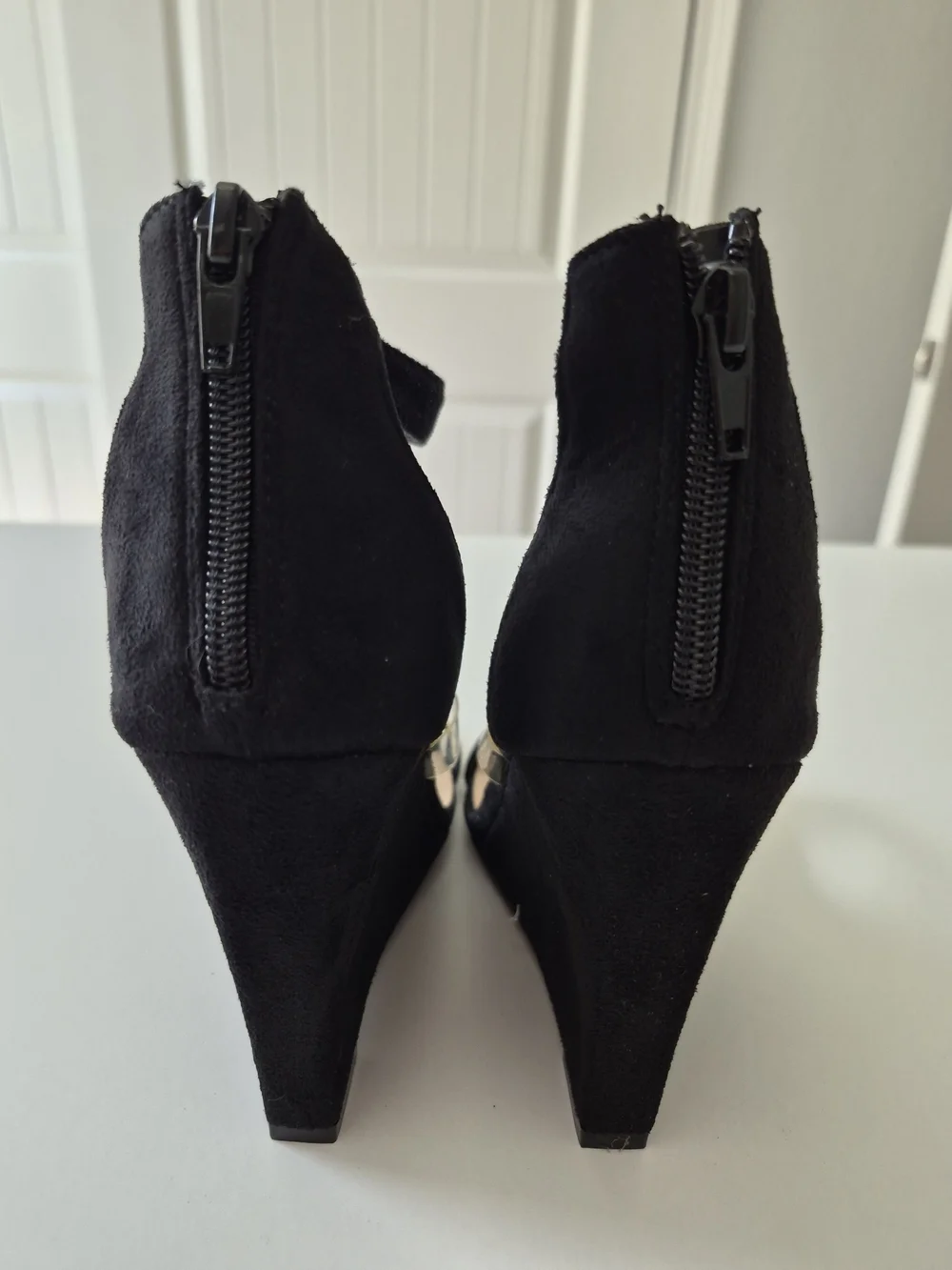 Fashion Nova Black Wavy Strap Wedge Sandals